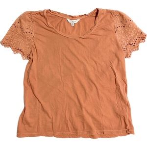 LUCKY BRAND Short Sleeve Eyelet Tee